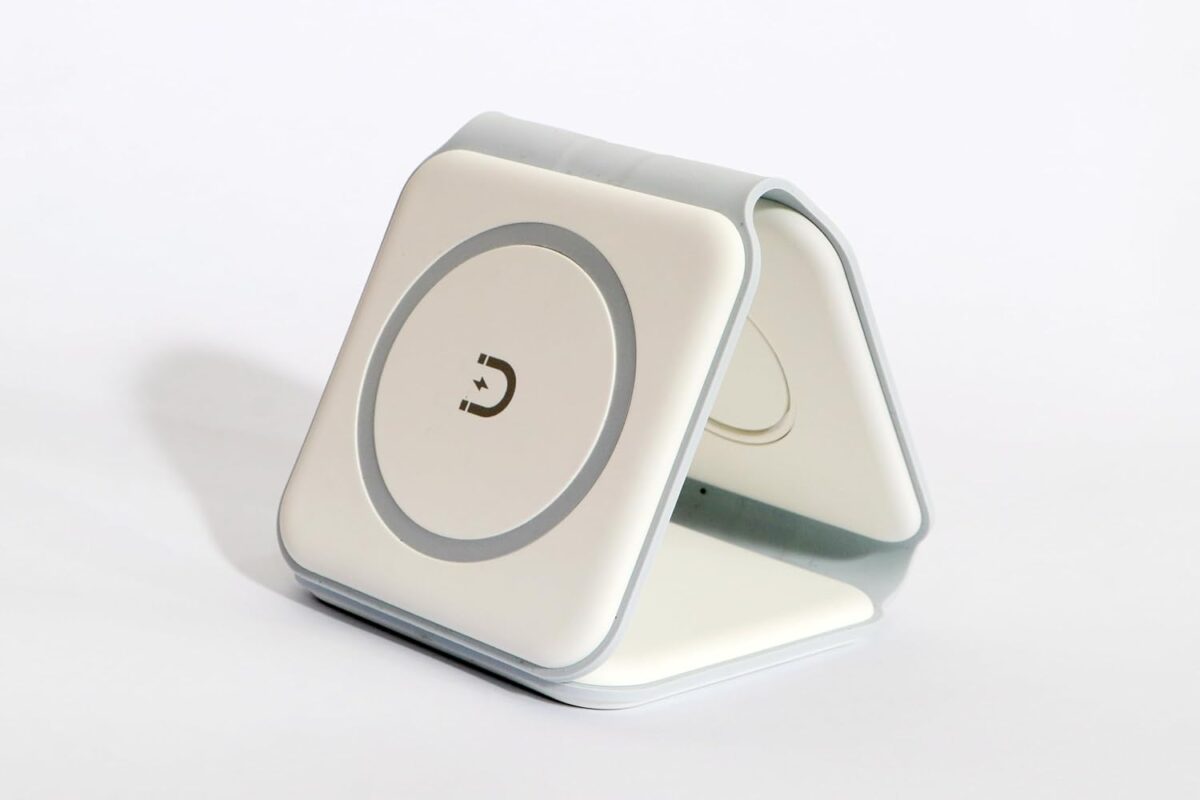 Fitpro 3-in-1 Wireless Charging Station for Smartphones, Smartwatches & Earbuds Charging Pad